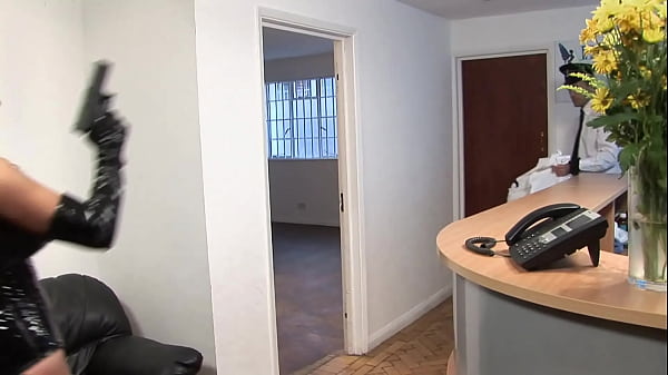 Michelle Thorne Demands Sex From A Stiffy