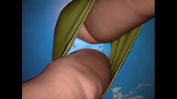 Download Video - Bajo Mi Falda &lpar;Foto-video&rpar;