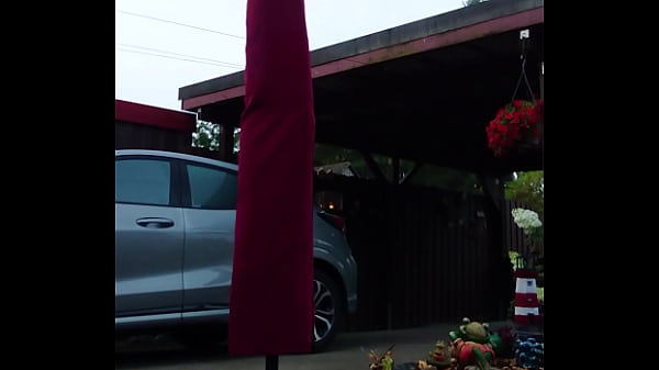 Encuentro a mi hermanastro masturb&aacute;ndose en mi cama