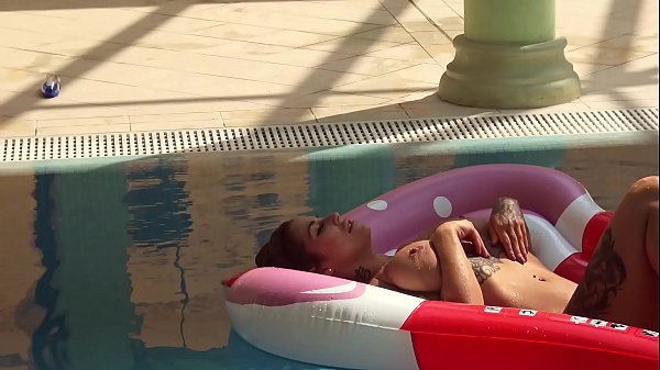 Heidi Van Horny with huge tits underwater