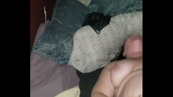 Download Video - Cumming hard in a milf