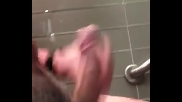 Download Video - Gozada Gostosa de Um Amigo