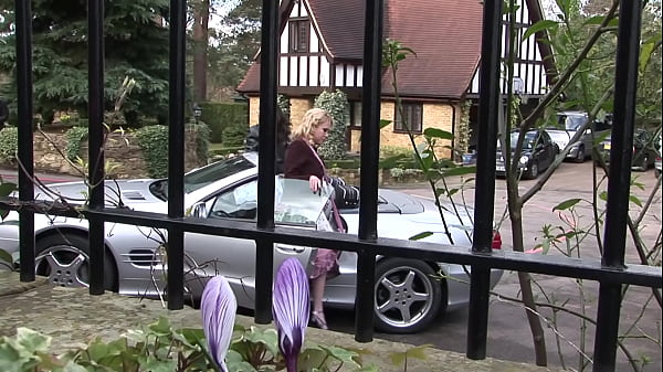 Jada Stevens Gets The Dick Bareback