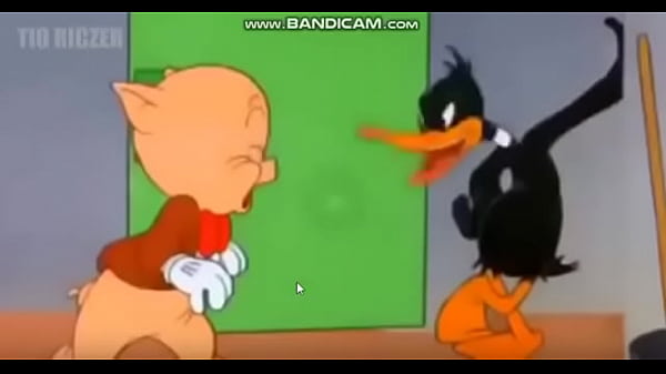 Me follan con las patas pa arriba ense&ntilde;ando los pies