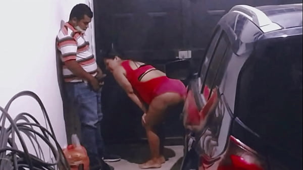 Delivery guy recorded with a hidden camera: My cuckold husband records me giving a blowjob to the lucky stranger, I suck the delivery man's cock in my garage (I'm a very bitch and complacent amateur Hotwife)