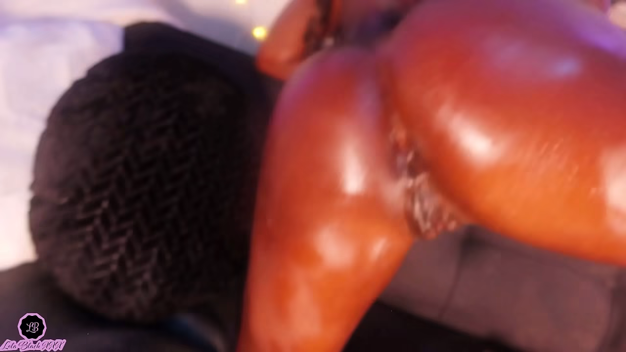 Lola Black XXX Sexy Babe Twerking Naked Ass Winking