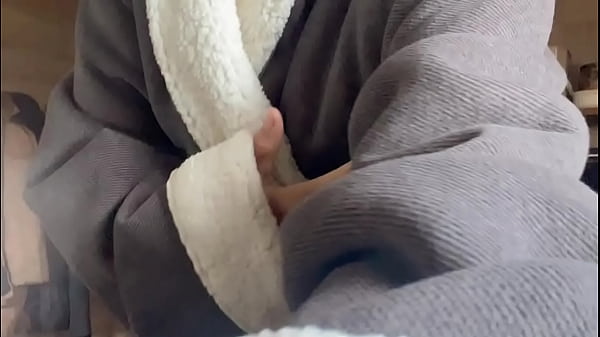 hana sexy walk from bedroom to garden make her flood