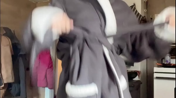 hana sexy walk from bedroom to garden make her flood