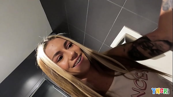 YNGR - Knightly Rose Records Herself Having Fun A Public Bathroom Before Taking On A BBC Back Home