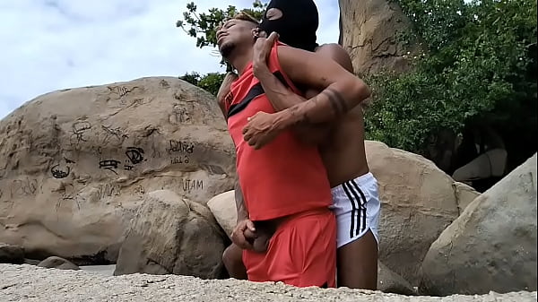 Download Video - Metendo forte no cu do putinho da favela que encontrei na praia&period; Completo em Xvideos Premium