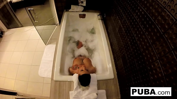 Sexy Jezebelle Bond films herself taking a bath
