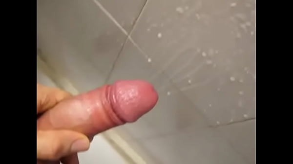 Much cum, mucha leche tirando