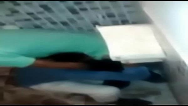 Download Video - Flagra de Boquete no Banheiro da Festa