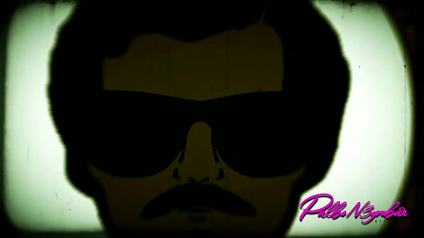 Blonde gets fucked with the machine in her ass and moans loudly