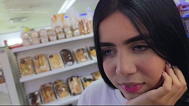 La chica que conocí en la estación de servicio de gasolina la invite a comer y después a los días vino a mi casa