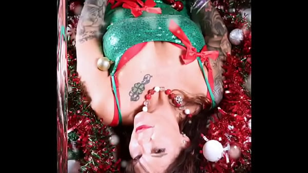 Did a little Christmas photoshoot with MsNaughyAngel this weekend. Super cute!  GroovyLJ