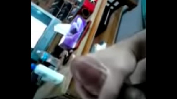 Download Video - getting a nut on my own