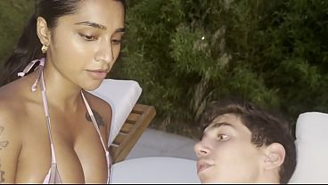 CALIENTE TRIO EN LA PSICINA CON SABIEN DEMONIA Y YASMINA KHAN