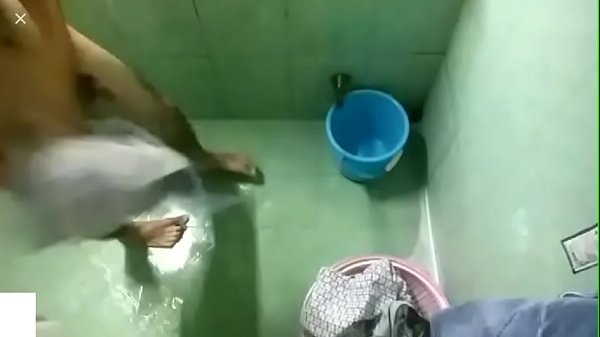 Download Video - Quay L&eacute;n Anh Rể Cặc Bự Cong Tắm&comma; Sục cặc