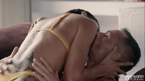 Download Video - Cassie Del Isla Her First Day In Barcelona