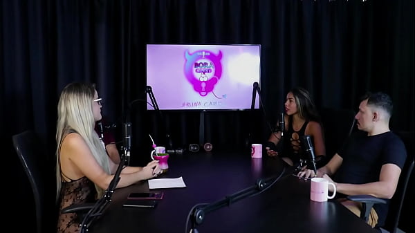 Brunette has her tits and pussy sucked after saying that the client never felt pleasure having sex, so she fulfills his spit fetishes, she liked having a female threesome - Kaliente Couple