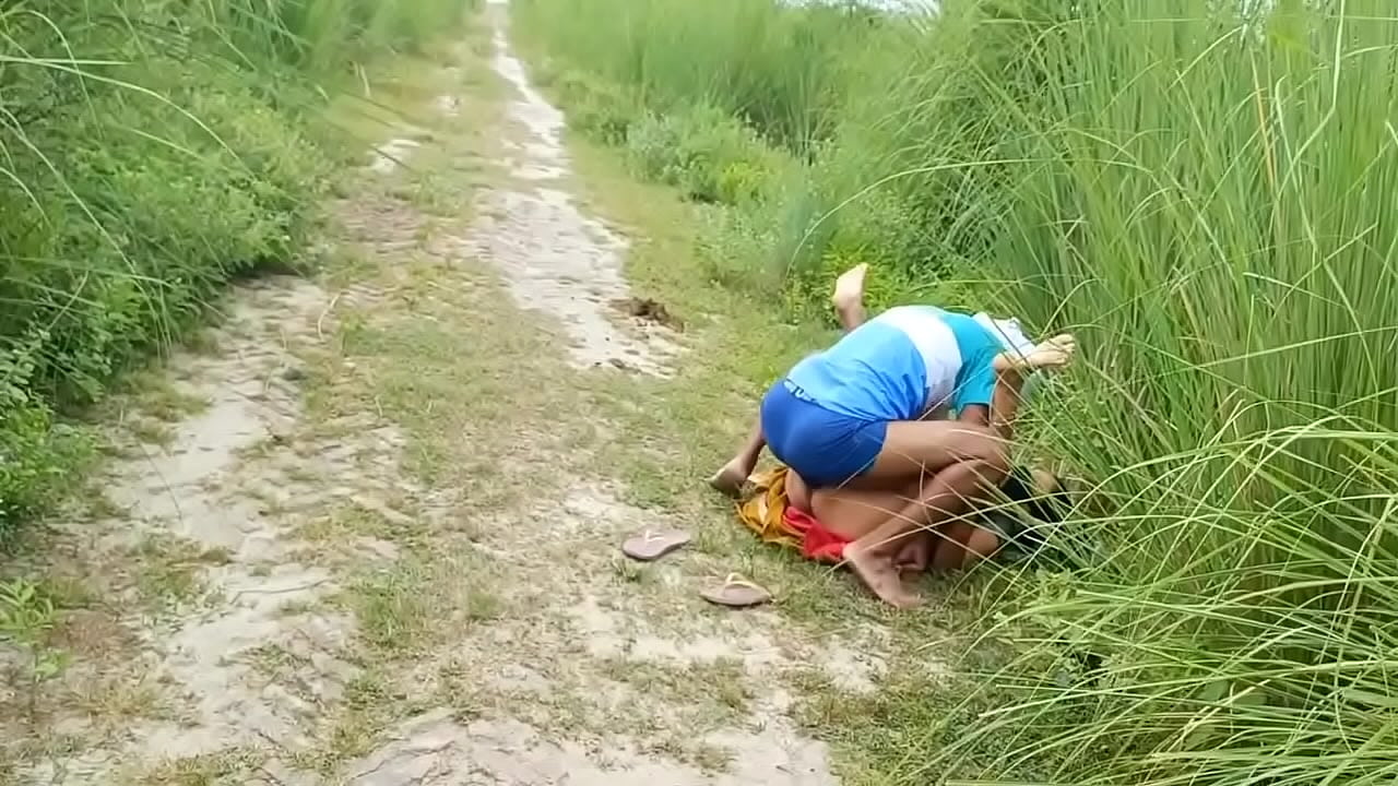 Sexo viral entre esposas indias en un pueblo
                    hardcore hot sexy doggystyle hardsex anal sex muchos negros