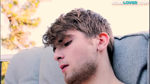 Download Video - Amateur jock intensively stroking dick until shooting jizz