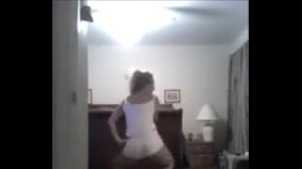 MILF working her ASSets