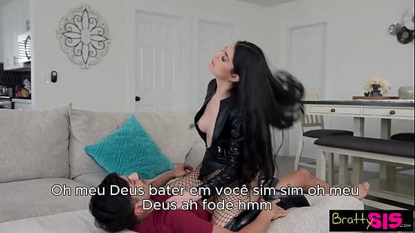 Download Video - Pegou a irm&atilde; fantasiada e fudeu a gostosa legendadulta&period;com