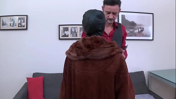 Download Video - Porca Italiana Umiliata e Scopata