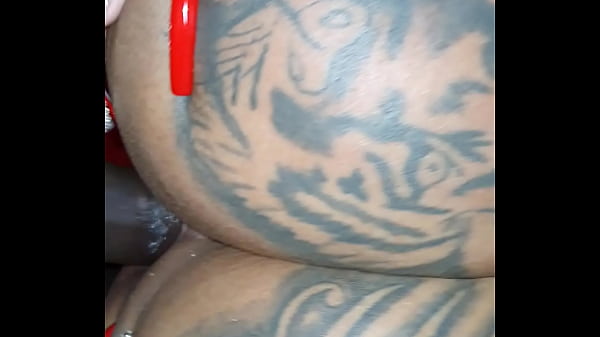 Download Video - Kamilly campos o Bombeiro pauzudo tirou a porra do outro cara e colocou a dele