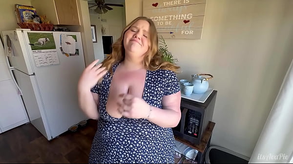 Fucking lonely BBW roomie