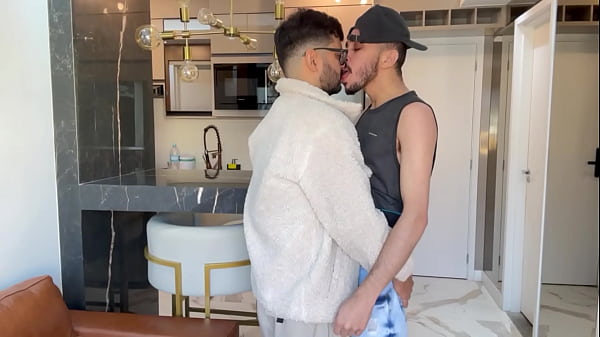 MARCOS GOIANO - FODIDO PELO DOTAD&Atilde;O DA PIROKA VEIUDA - SEXO GAY BAREBACK COM DOTAD&Atilde;O BAIANO