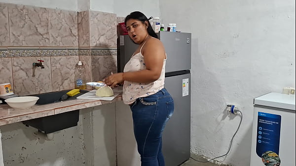 Pandora prepares food naked