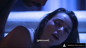 Naughty Anny Aurora Sneaks Off To Bang Her BFFs Stepdad FRENCH SUBTITLES