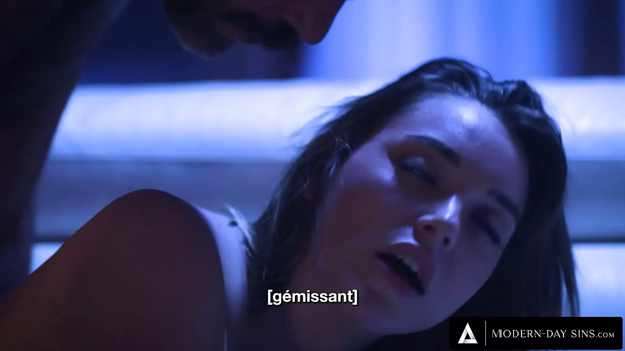 MODERN-DAY SINS - Naughty Anny Aurora Sneaks Off To Bang Her BFFs Stepdad FRENCH SUBTITLES