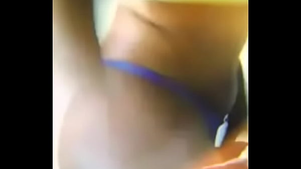 Minha prima safada se exibindo