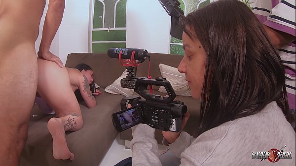 Download Video - Diretora Lidy Silva leva atriz para quarto ap&oacute;s a cena para tirar proveito - Elisa Sanches - Tony Tigrao