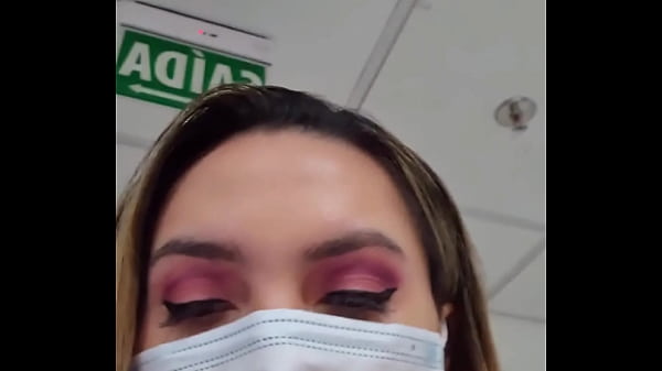 Download Video - Abaxando as calcas no aeroporto &period;&period;&period;&period; mostrando a ppkinha&period;&period;&period; quer ver&quest;&quest;&period; Bolivianamimi&period;tv