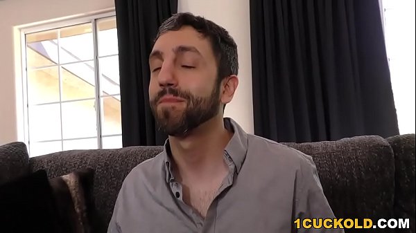 Anal Slut Riley Reid Takes Black Dick - Cuckold Sessions