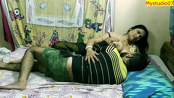 Download Video - Desi xxx randi bhabhi hot sex with jobless Devor&excl; Real sex with clear hindi audio
