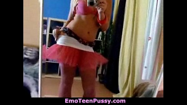 Mon Petit Strip Tease :)