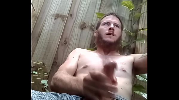 Jacking off in woods ! Round 1