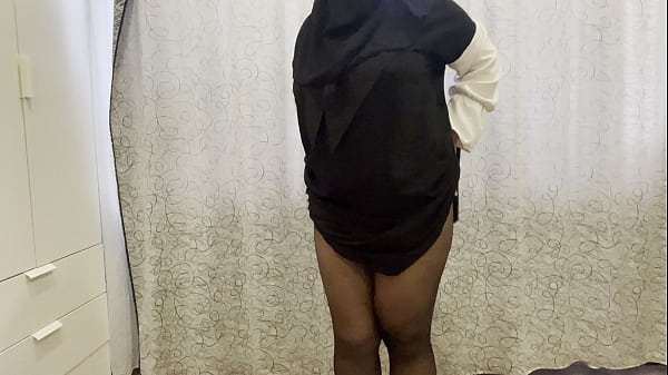 Arab stepsister in sheer pantyhose masturbates
