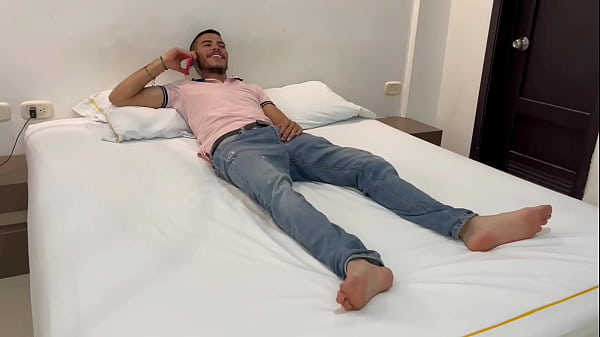 My best friend came over to watch movies and ended up sucking my cock - Full story