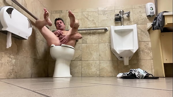 LiveNLove DOES KINK IN PUBLIC BATHROOMS AND CUM...