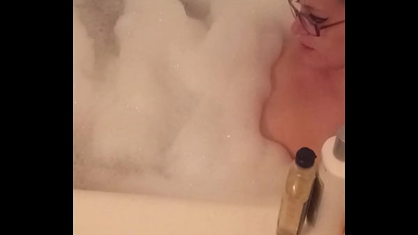 Femme Prenant Un Bain