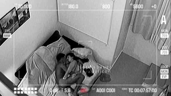 Sereia e Licon - CAMERA ESCONDIDA REAL FLAGRA CASAL FUDENDO MUITO NO AIRBNB