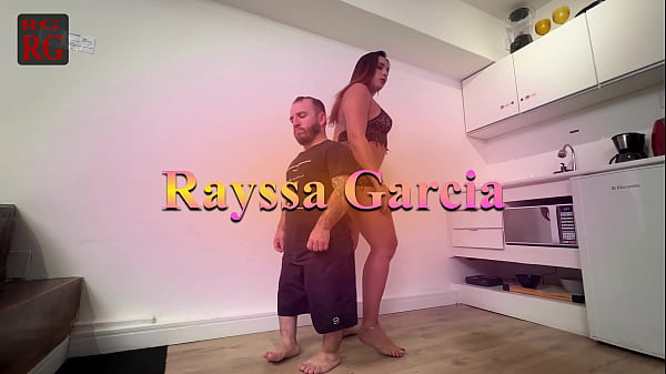 fiz o anao me carregar nas costas