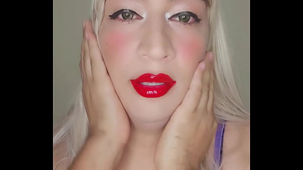 Linda princesa transexual morada